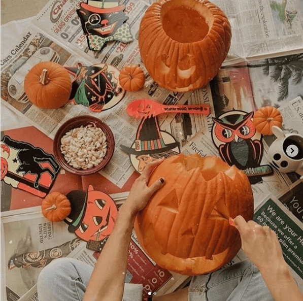 Laura Blog - Laura - DIY Pumpkin Carving Ideas - Candy Pumpkin Holder